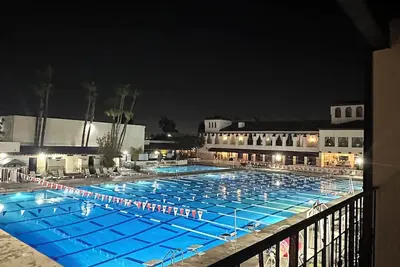 Image de Resort Style Home near Beaches & Disneyland