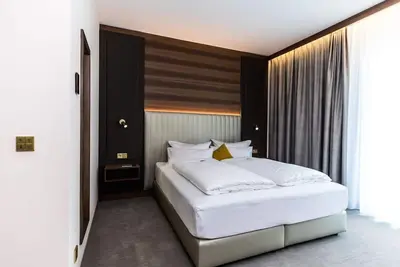 Image de Double room superior without balcony, shower, Wc - Hotel am Schloss