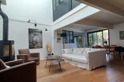 Image de Maison avec piscine dans le centre-ville de Bordeaux