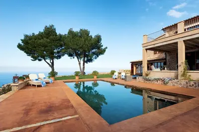 Image de Villa Ă SĂłller avec 4 chambres Ă coucher, 8 couchages