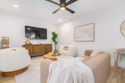 Cheery Lynn Iii Chic Old Town Gem