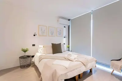 Breathtaking 2d 2b Apartment for 5