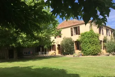 Image de A 15 mn de Marciac, très belle maison gasconne avec grande piscine et sauna.