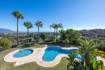 Image de Marbella Oasis | 2 Bd | Pool | Golf | Gym | Sauna
