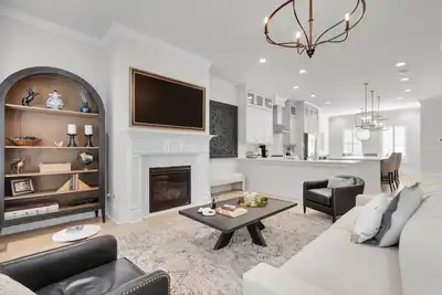 Image de Modern Riverfront Living in Eastern Wharf by Lucky Savannah