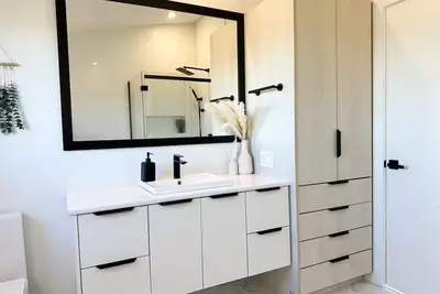 Image de Sunset Hideaway. . . Beautiful New & Modern Full Home Rental