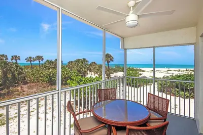 South Seas Beach Villa 2117: Beachfront Luxury on Captiva