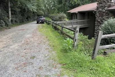 Image de Family cottage with Hot Tub at the foot of a pond