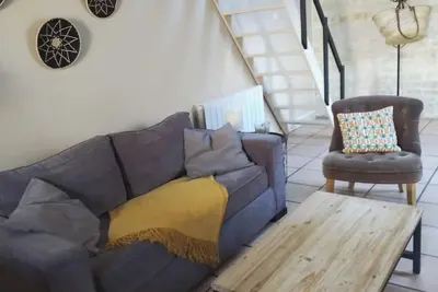 Image de Un esprit loft pour ce charmant logement au calme dans un village de bord de mer