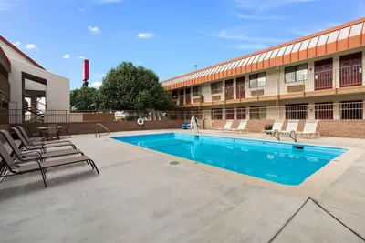 Image de Poolside Stay with Breakfast Included | 2 mi to Rio West Mall shopping | 2 Units