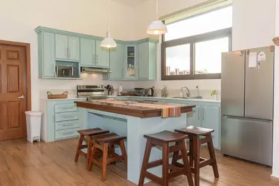 Image de 4-Bedroom House in Beautiful Tela with Ac, WiFi, Private Pool, Generator