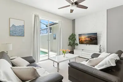 Image de Relax Near Disney, 4br Home with Pool