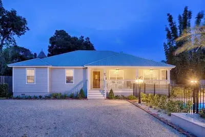 Image de ZLocation \/ Entire House \/ Historic Uptown