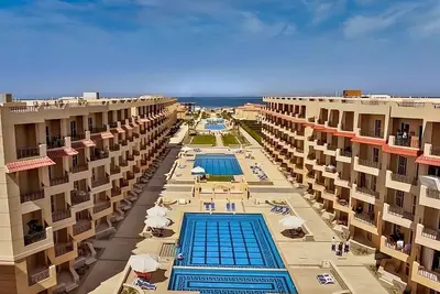 Image de Appartement de luxe à Selena Bay - Plage privée, école de kitesurf et 5 piscines