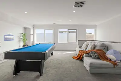Image de StayAU Contemporary 5brm Families Home Point Cook