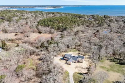 Image de Booking Up for Summer 2026! Luxury Meets History: Wellfleet’s Iconic 6br Estate
