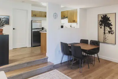 Image de Escape to comfort - 1 bed/1 bath, 1 min from Village Centre