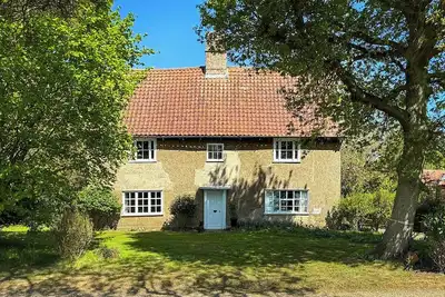 Image de 4 chambres à coucher à North Cove