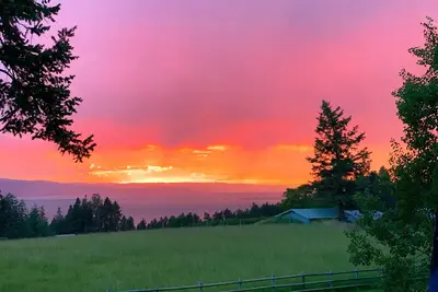 Image de Stunning Flathead Lake Views! 3-bedroom house in Bigfork w/private deck/firepit