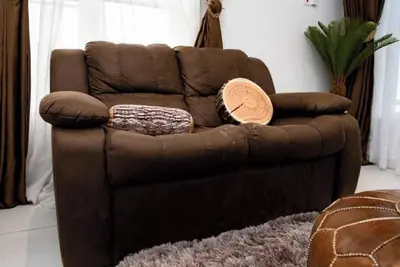Image de Unique African Room in H Village, Tema 25