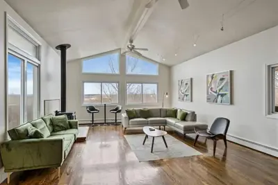 Image de Unique Scenic home with king suite & Hot tub