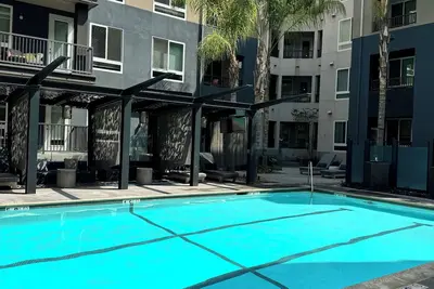 Image de Charming 1-bedroom apartment with hot tub, 1 mile from Griffith Park!