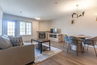 Image de King Suite, Jacuzzi, Full Kitchen, Heated pool