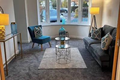 Image de Long Shoot - Beautiful, spacious and luxurious house.