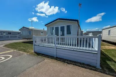 Image de Beautiful 6 berth caravan with stunning sea views in Suffolk ref 68029cr