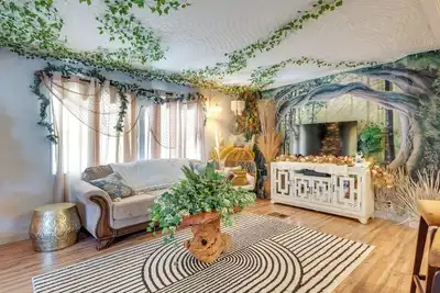 Fish & Boat: Riverfront Apt w/ Canoe in Edgewater