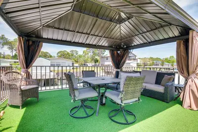 Boat Dock & Slip: Riverfront Apt in Edgewater