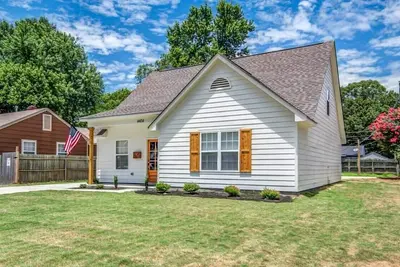 Image de Minutes to the Memphis Zoo! The Berclair Cottage