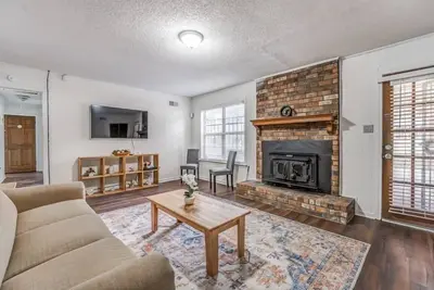 Image de Near Dining & Shopping-Tranquility on Tulip Tree