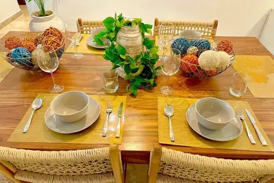 Image de Charming 2-bedroom beautiful condo. Enjoy a quiet stay and relax