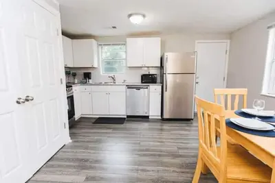 Image de Avondale Home, Mins to Downtown-Forest Park Place