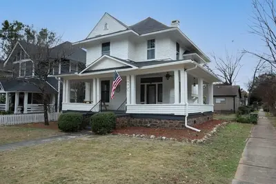 Image de Near Uab, Hospital, & Downtown! Magic on 17th St.