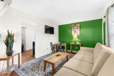 Image de Uptown Apartment, Near Parks! The Bricks Unit 4