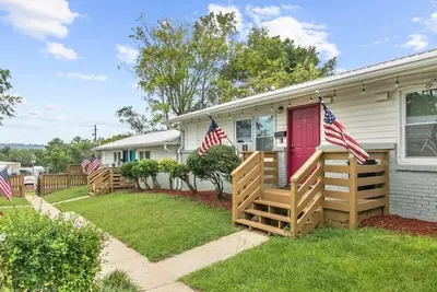 Image de Uptown Apartment, Near Parks! The Bricks Unit 7