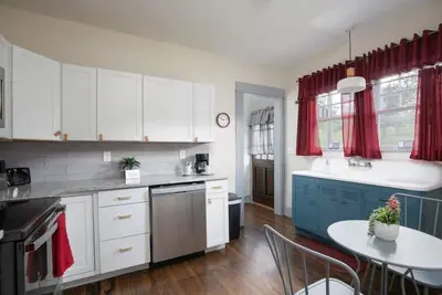 Image de Hiking Near Ruffner Mountains! East Lake Stunner