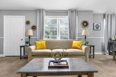 Image de Near Hospital&Dining-Beds on Broadmoor- Both Units