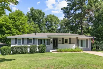 Image de Fenced Yard with Private Pool! Close to Hospital