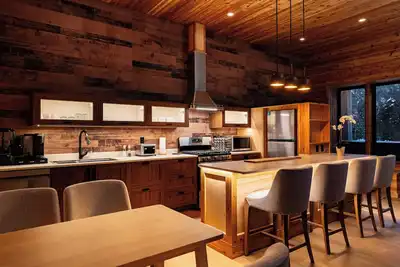Image de Cozy Mountain Getaway with Hot Tub  Sleeps Your Whole Group