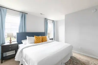 Image de Updated Home near Downtown&Parks - Bham Bungalow