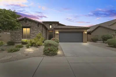 Image de 3-bedroom house in wonderful Goodyear with Ac, WiFi, Pool, Fire Pit