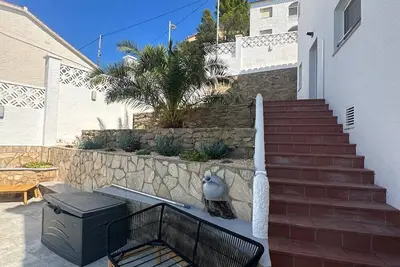 Image de Maison avec piscine et vue magnifique à Roses