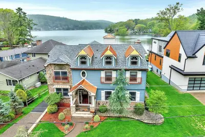 Image de Beautiful lake views in this 4-bedroom house in Sparta