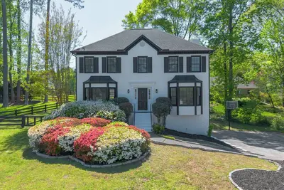 Image de Exec. /A. L. E. Ins. Housing: 5 Bed/4 Bath Dual-Living Solution Flex. Leases