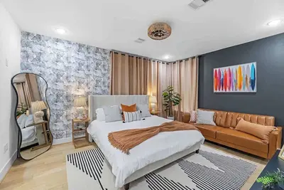 Image de Downtown Oasis Rooftop with Skyline View