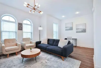 Image de Contemporary Vintage Home (Near Downtown! )