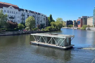 Image de Nido - relax in style on Berlin's most exclusive and natural houseboat.